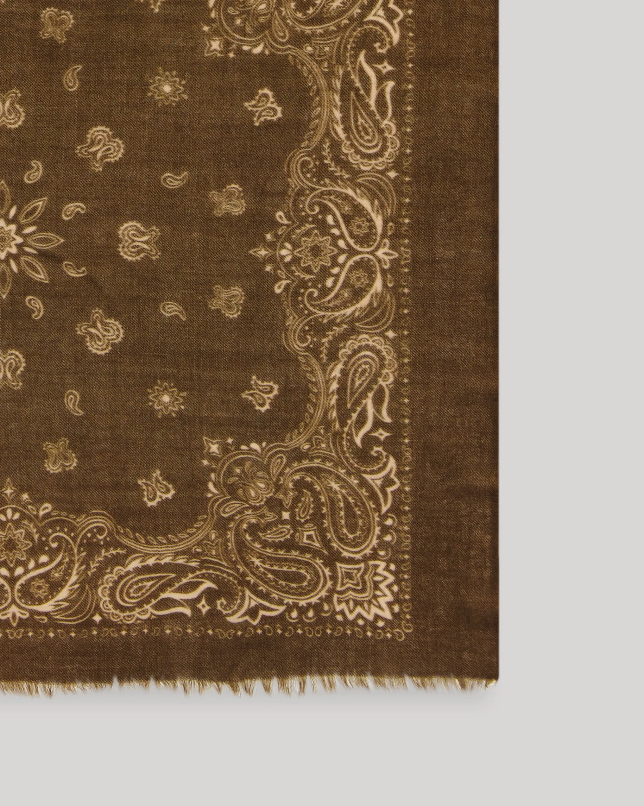bandana_scarf_3-4.webp Bandana Scarf<Hartford Fashion