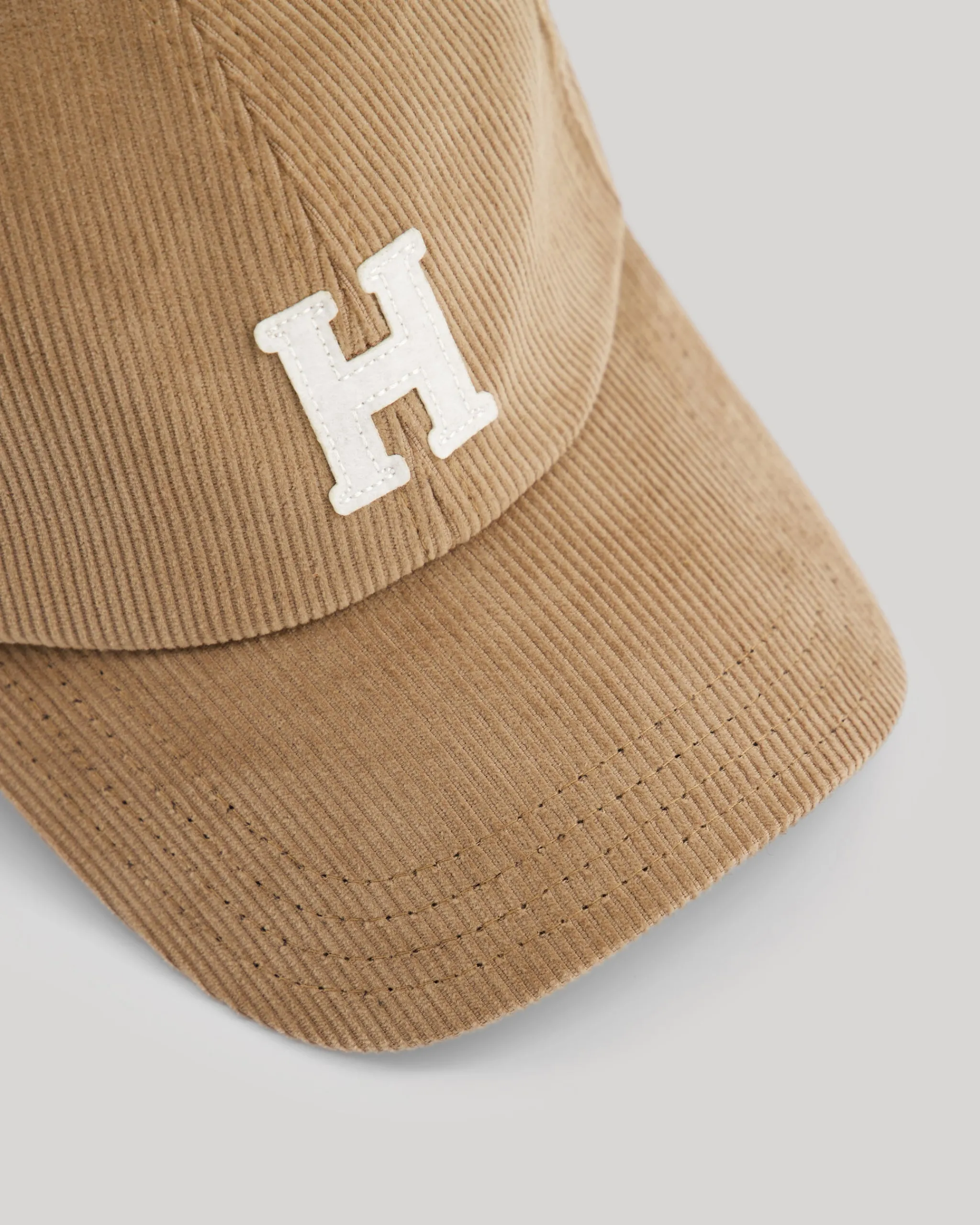 cap_h_3-1.webp Cap H<Hartford Store
