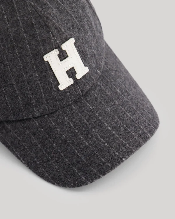 Cap H<Hartford New