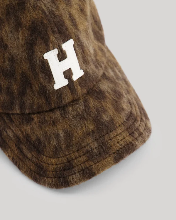 Cap H<Hartford Online