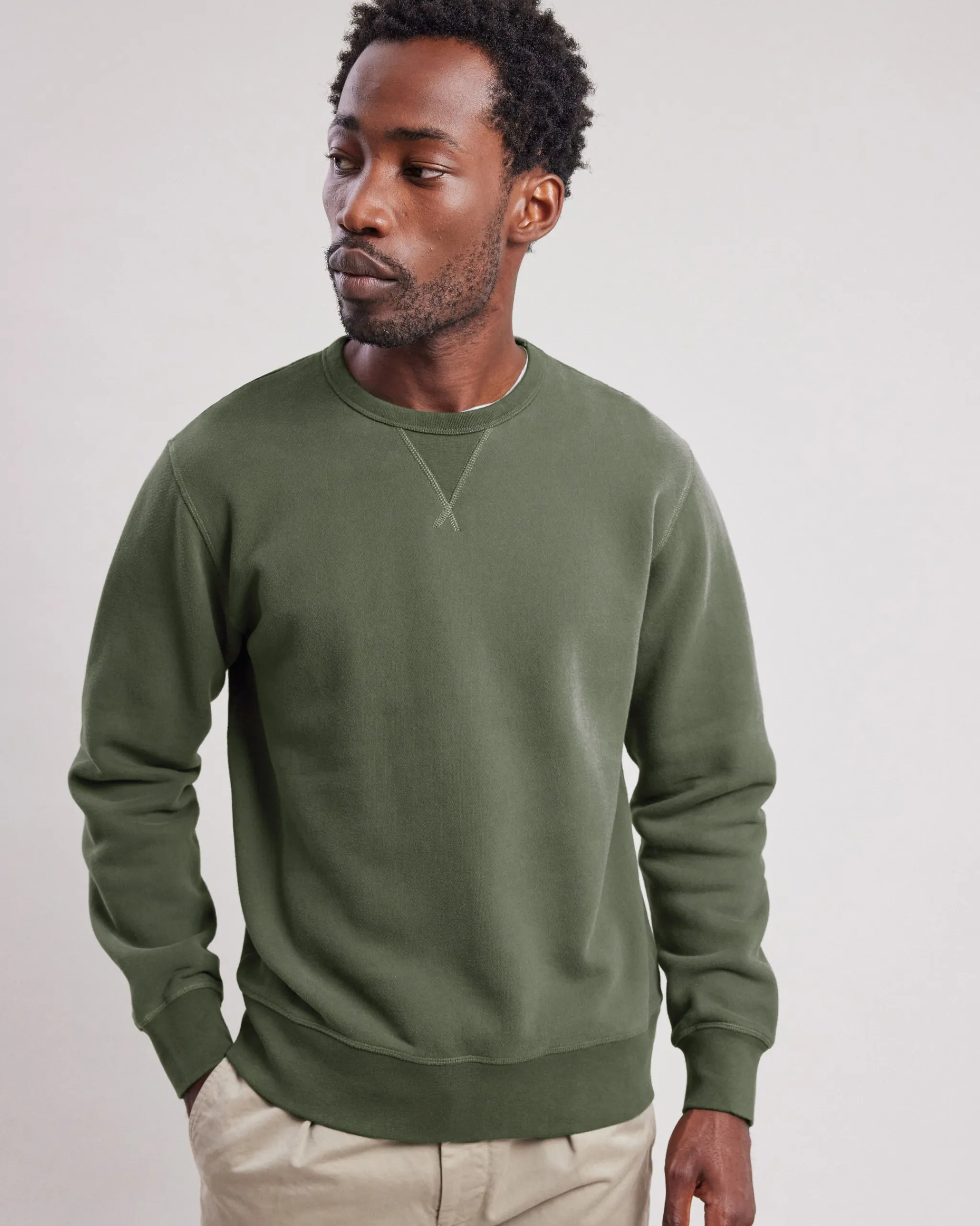 crew_sweatshirt_0.webp Crew Sweatshirt<Hartford Hot