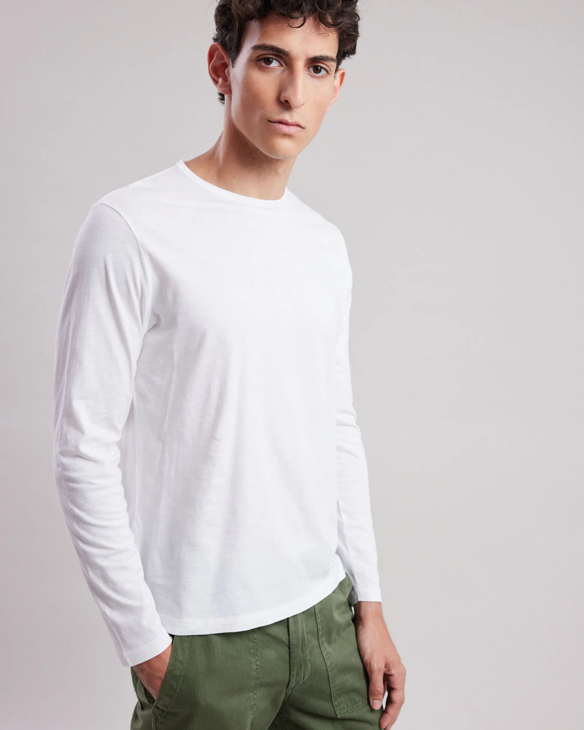 crew_tshirt_1.webp Crew T-shirt<Hartford New