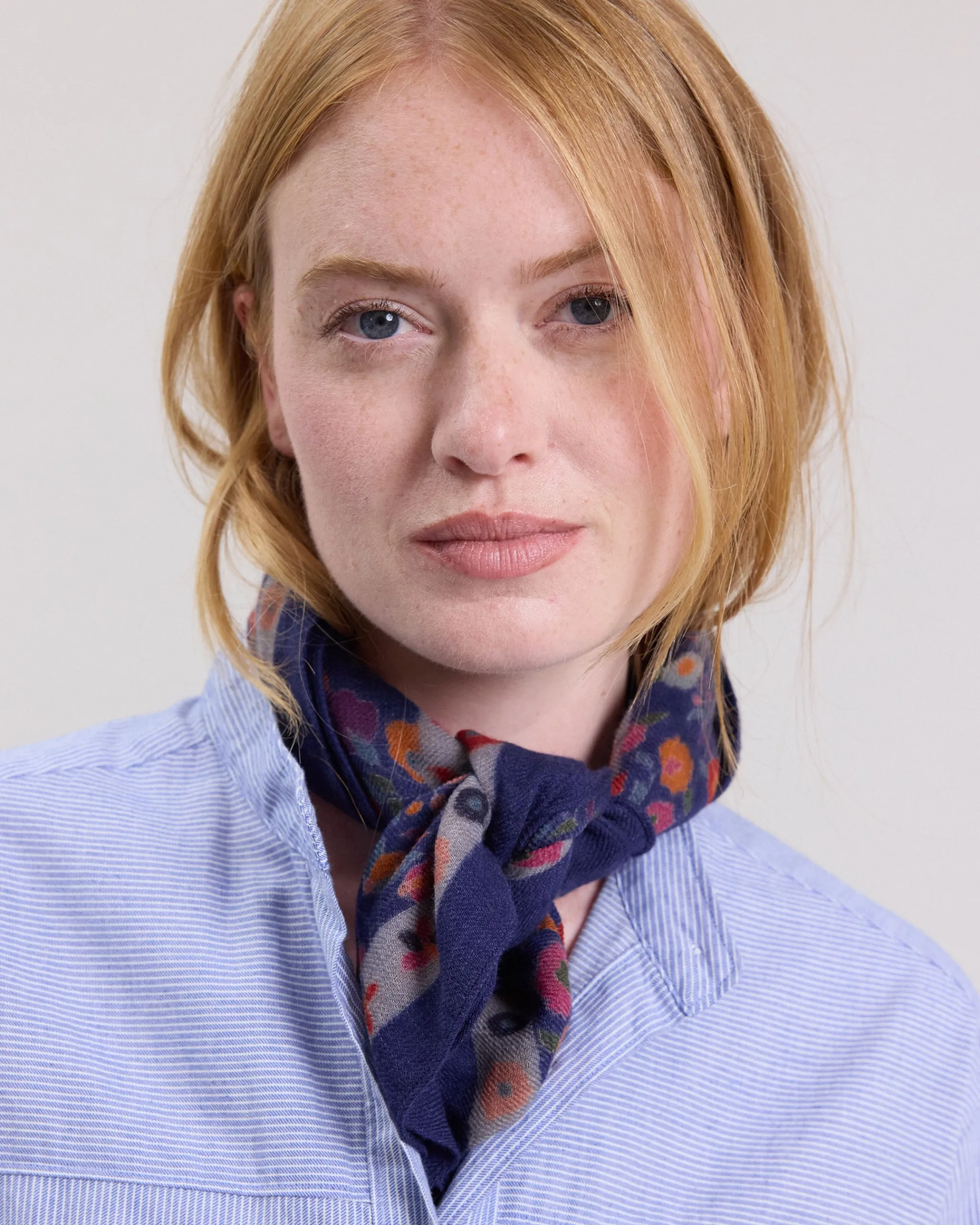 flower_scarf_0-1.webp Flower Scarf<Hartford Best