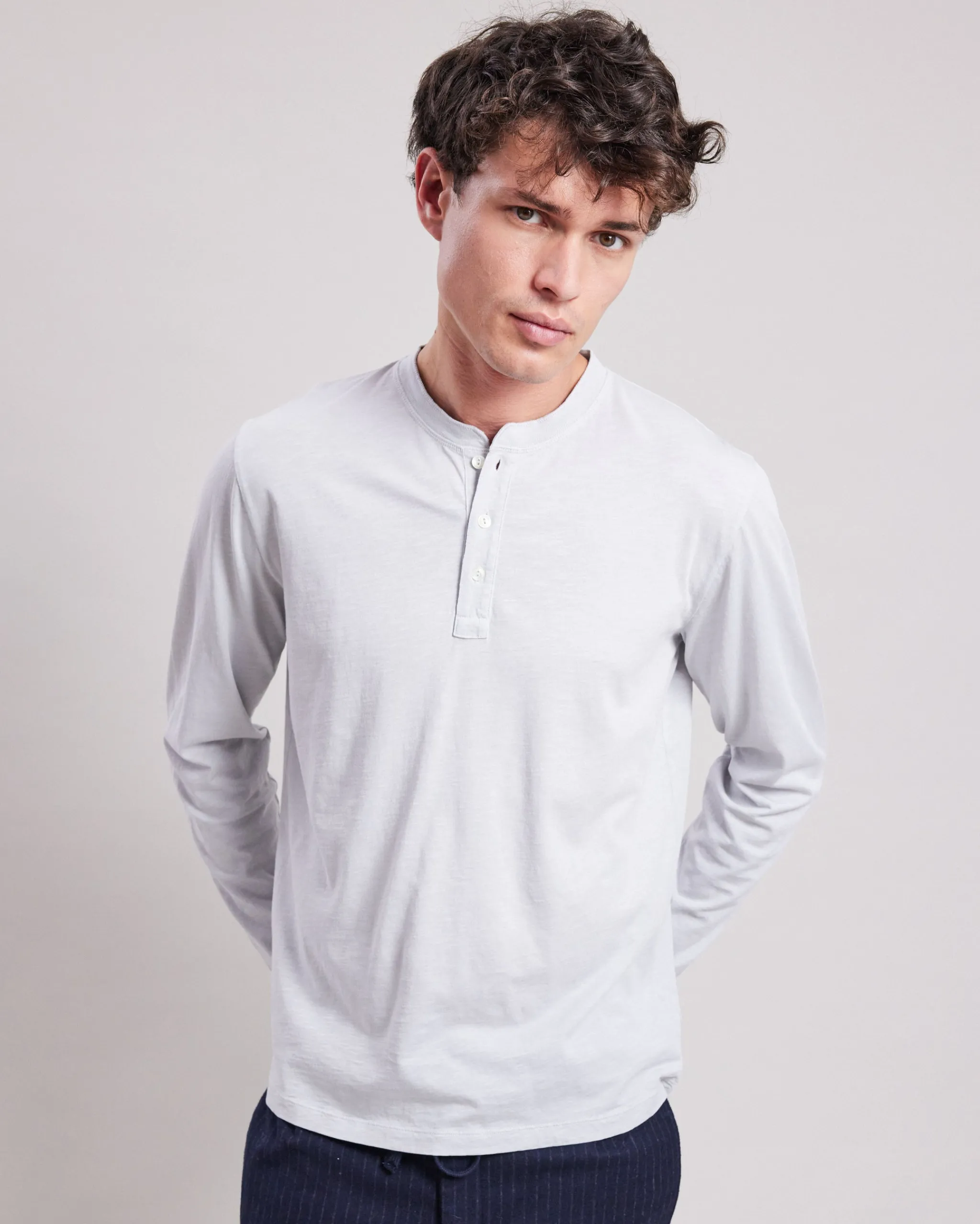 henley_tee_shirt_0.webp Henley Tee Shirt<Hartford Clearance