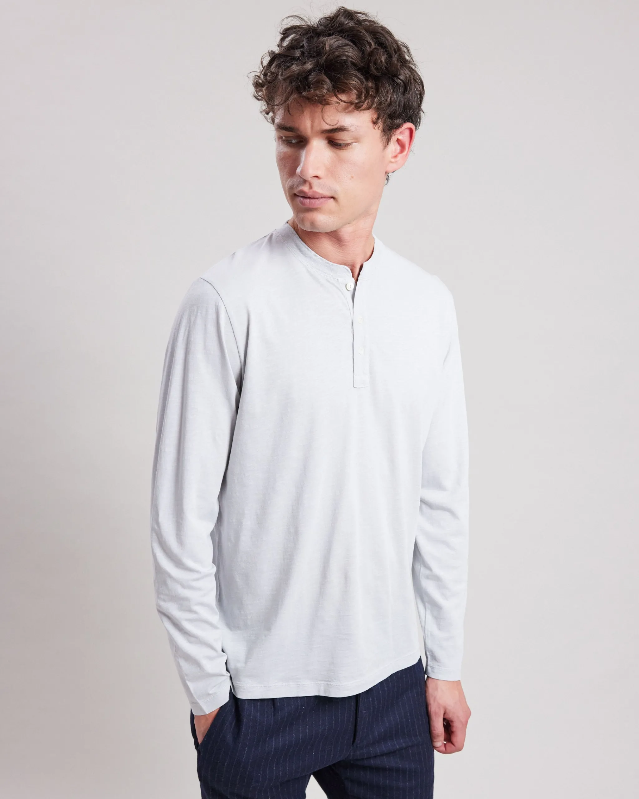 henley_tee_shirt_2.webp Henley Tee Shirt<Hartford Clearance