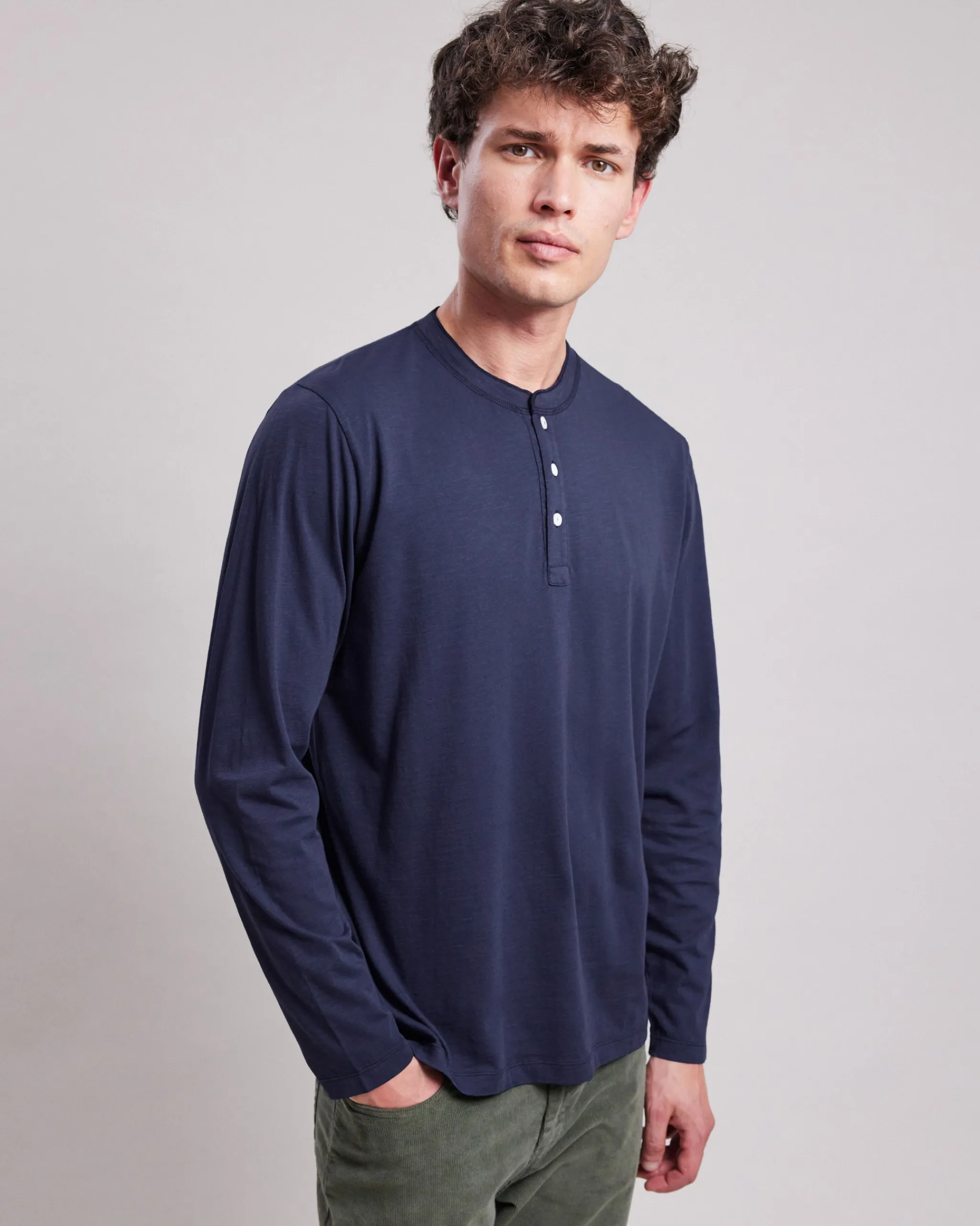 henley_tshirt_0.webp Henley T-shirt<Hartford Clearance