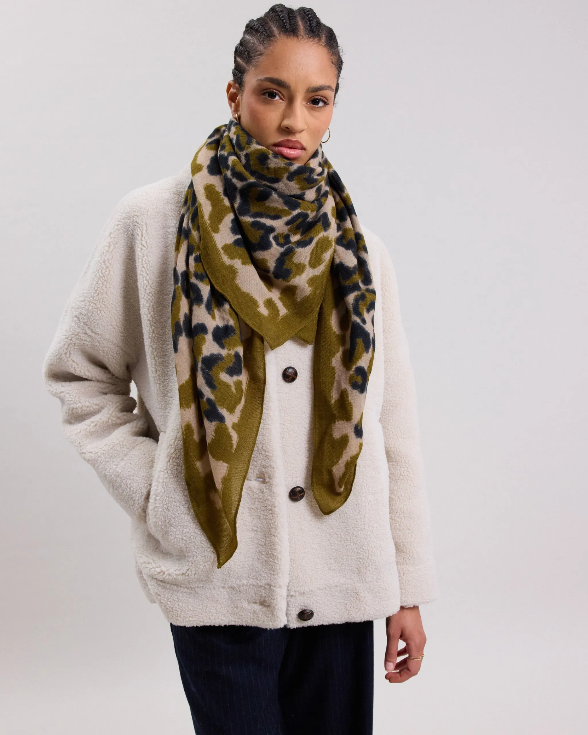 leopard_scarf_0-2.webp Leopard Scarf<Hartford Store