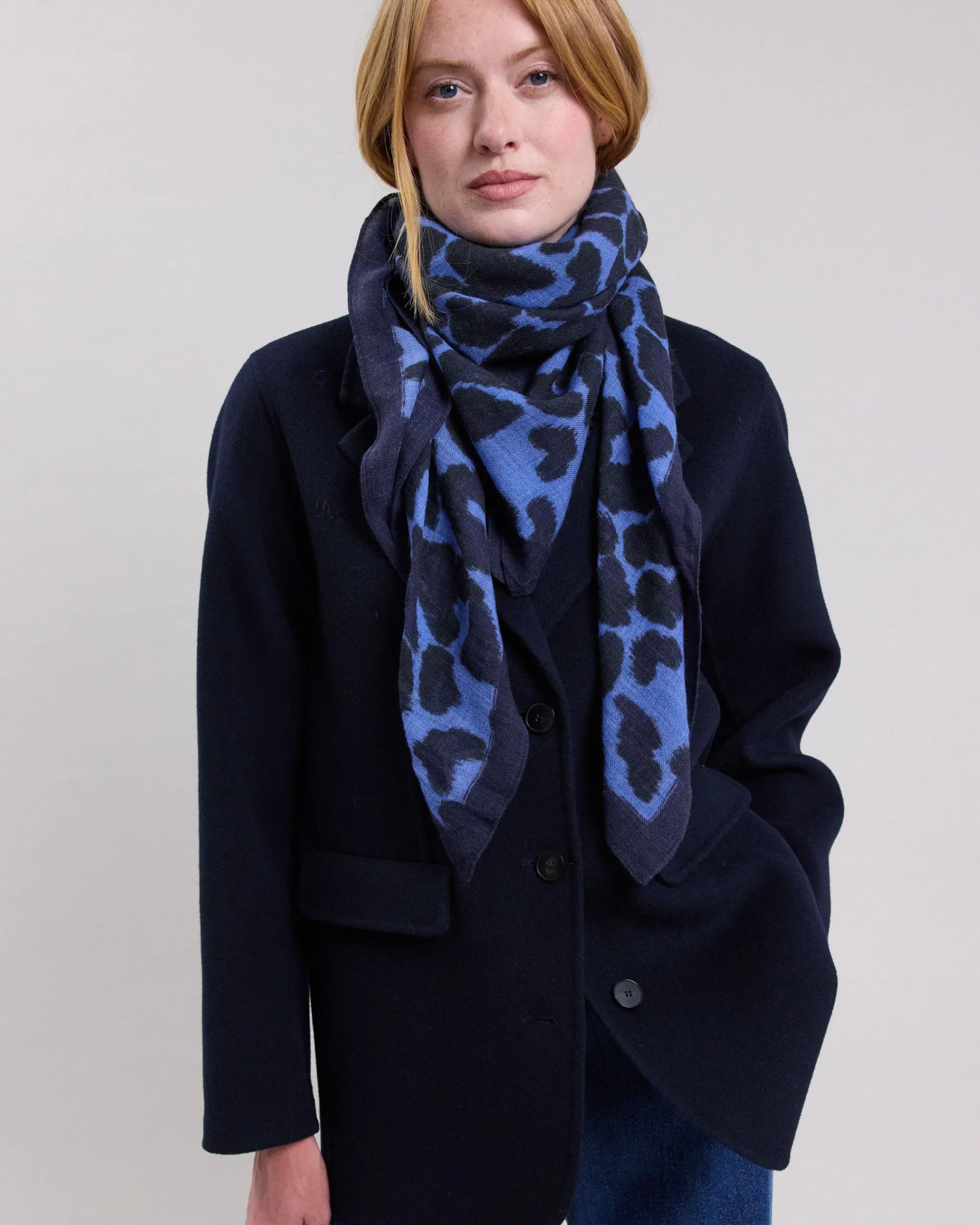 leopard_scarf_0-3.webp Leopard Scarf<Hartford Online
