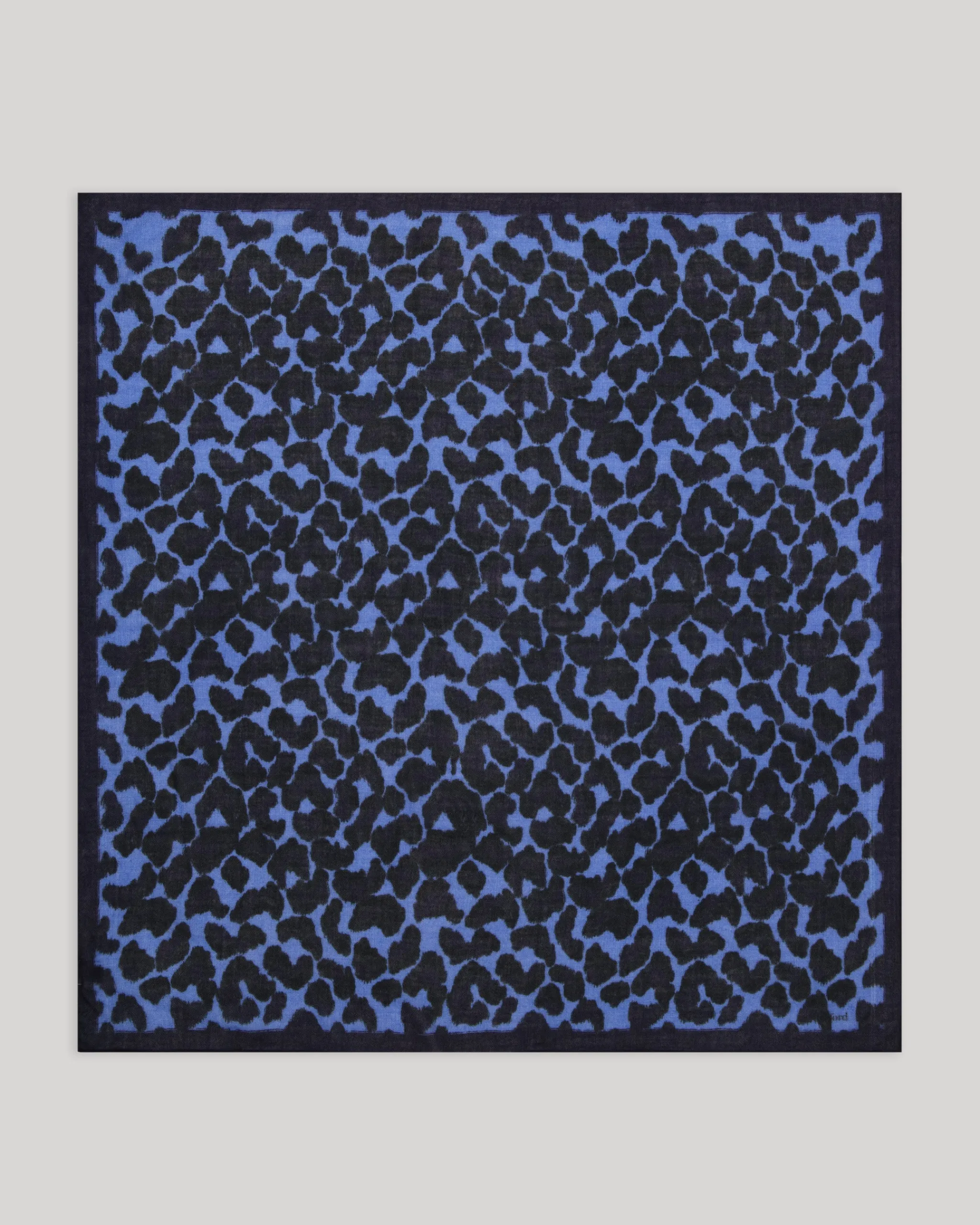 leopard_scarf_1-3.webp Leopard Scarf<Hartford Online