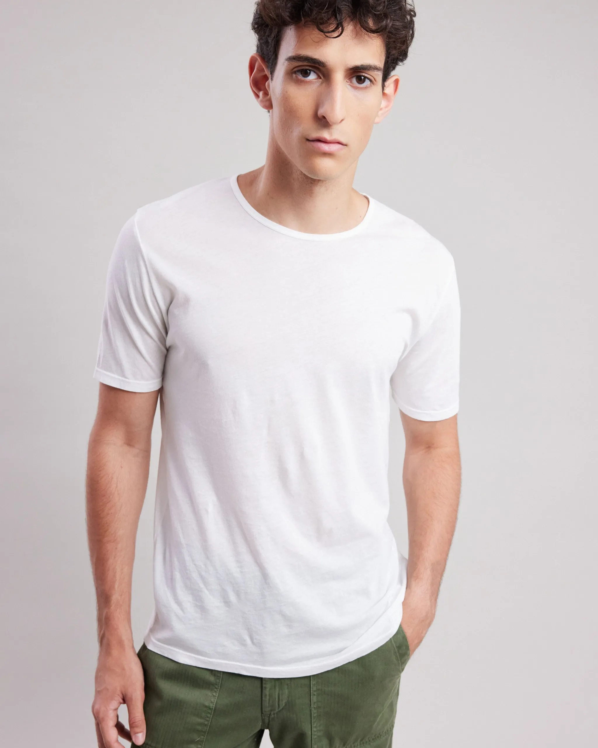 light_crew_tshirt_1-7.webp Light Crew T-shirt<Hartford Sale