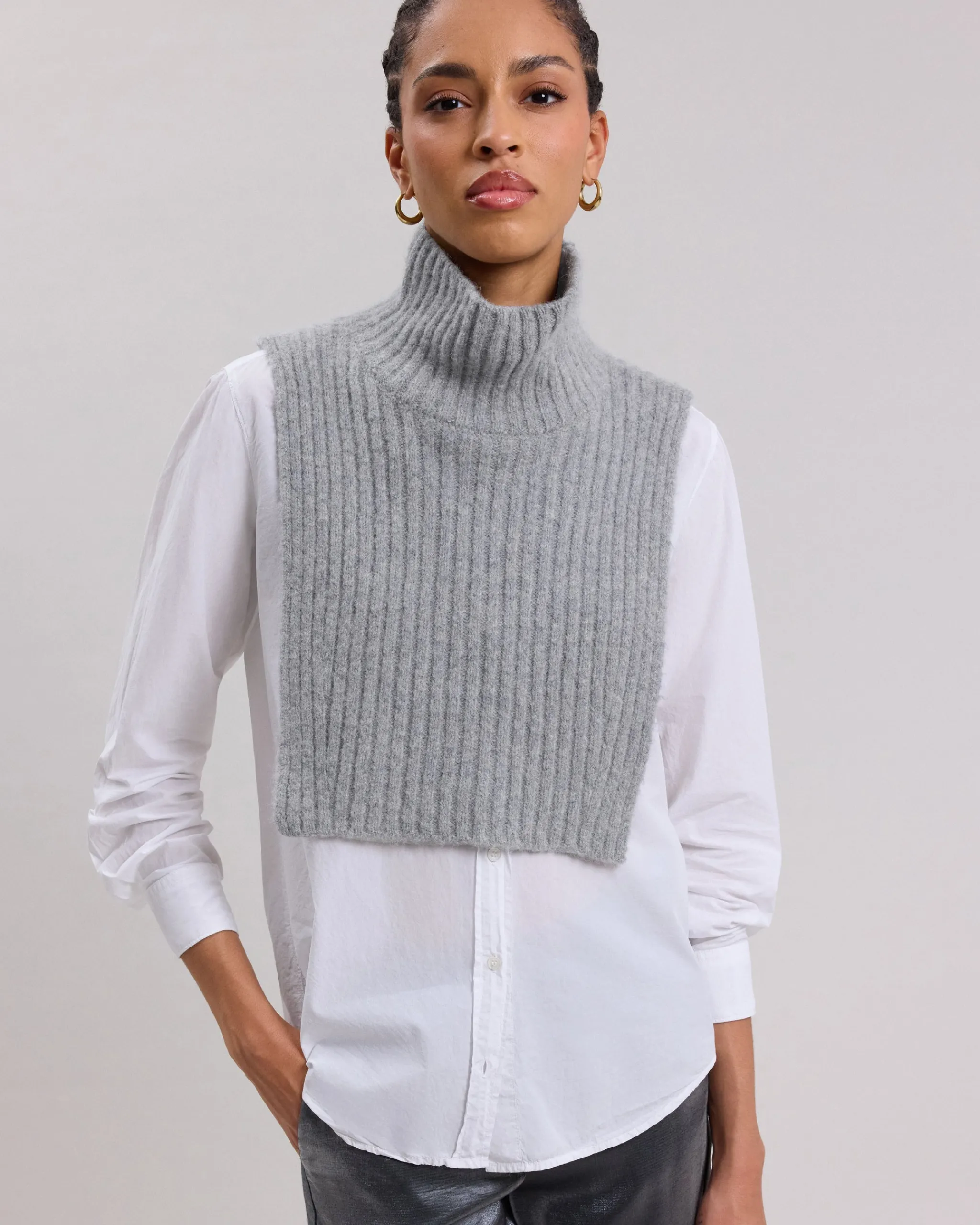 mehna_bib_collar_0.webp Mehna Bib Collar<Hartford Online