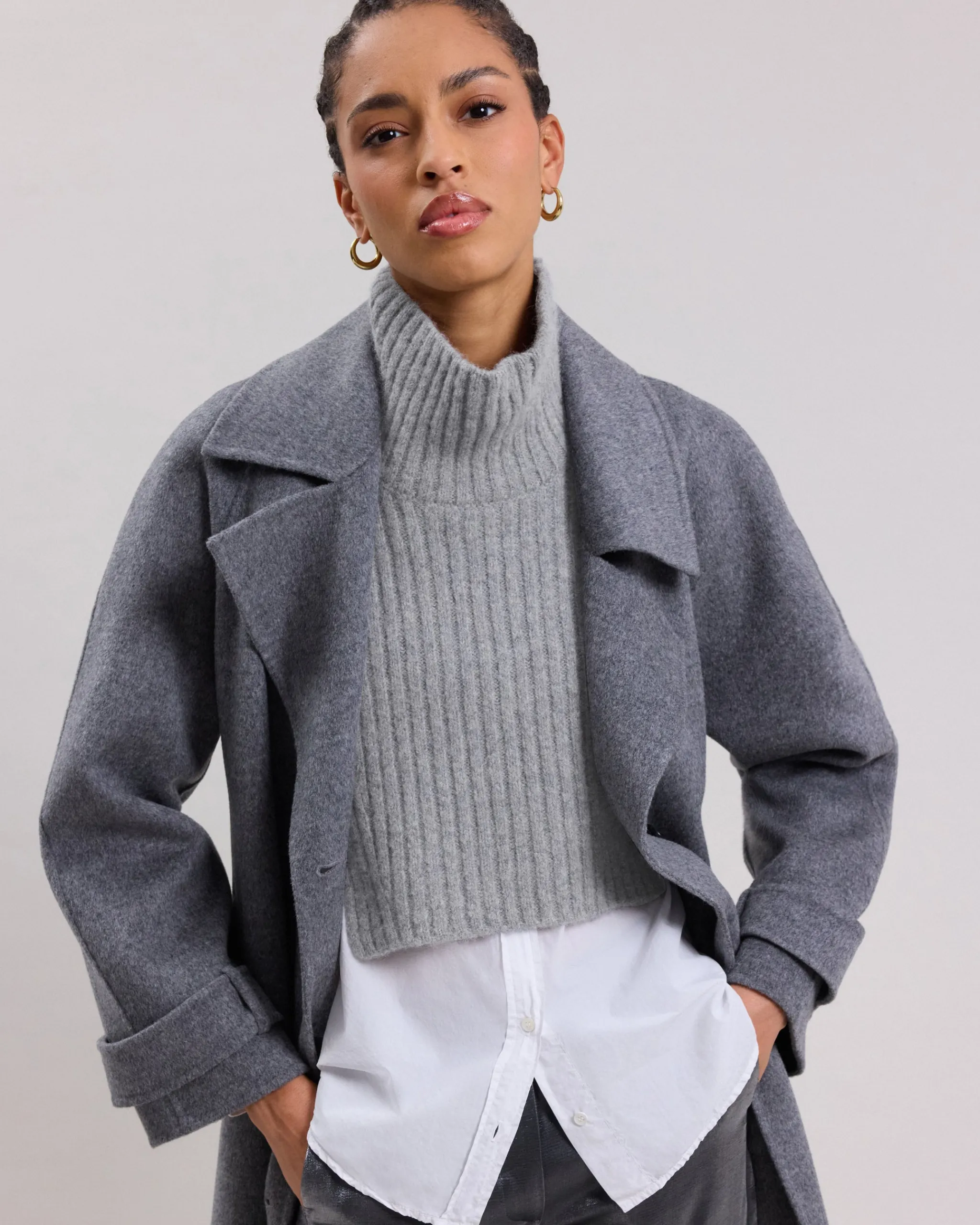 mehna_bib_collar_1.webp Mehna Bib Collar<Hartford Online