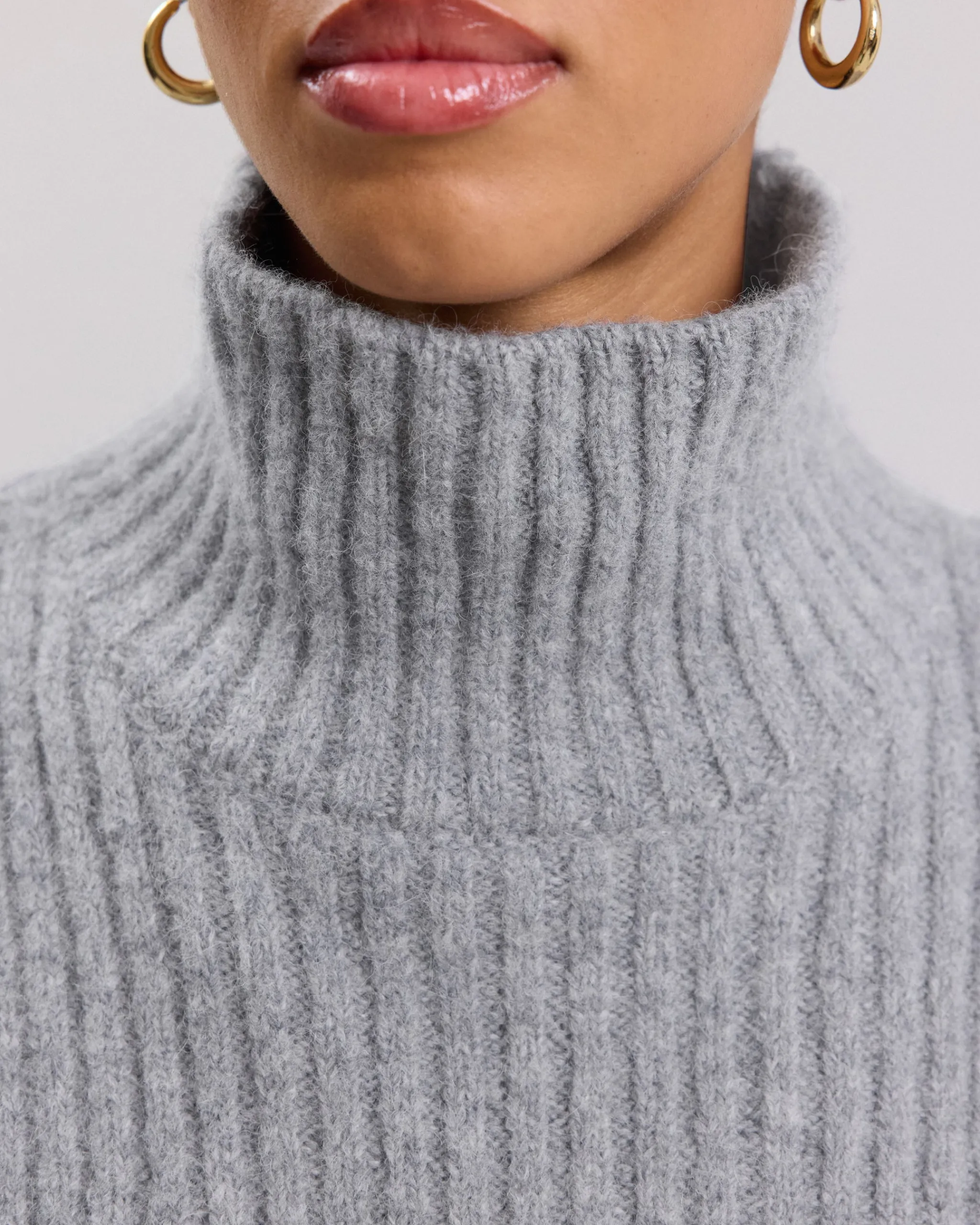 mehna_bib_collar_4.webp Mehna Bib Collar<Hartford Online