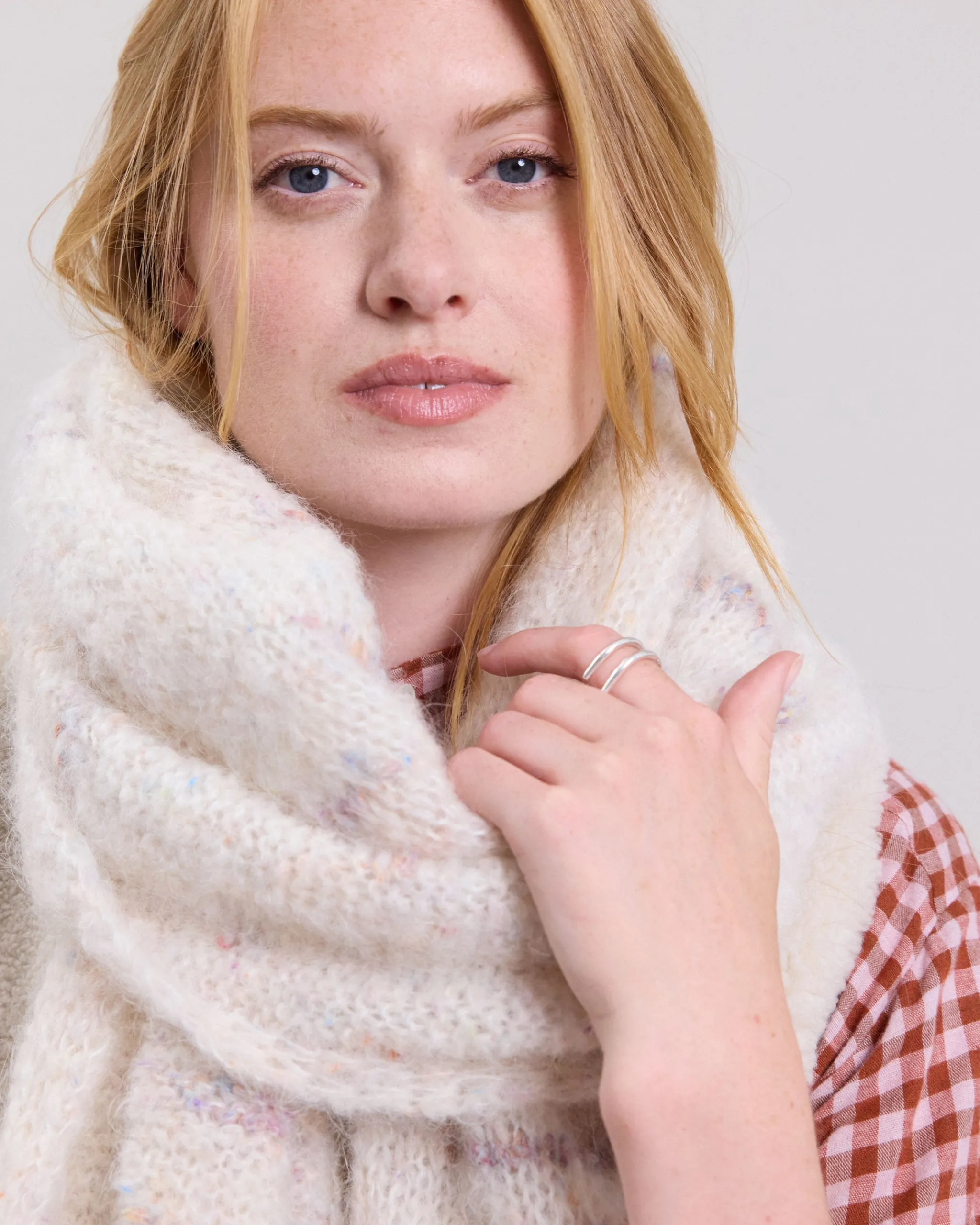 mela_scarf_1.webp Mela Scarf<Hartford Discount