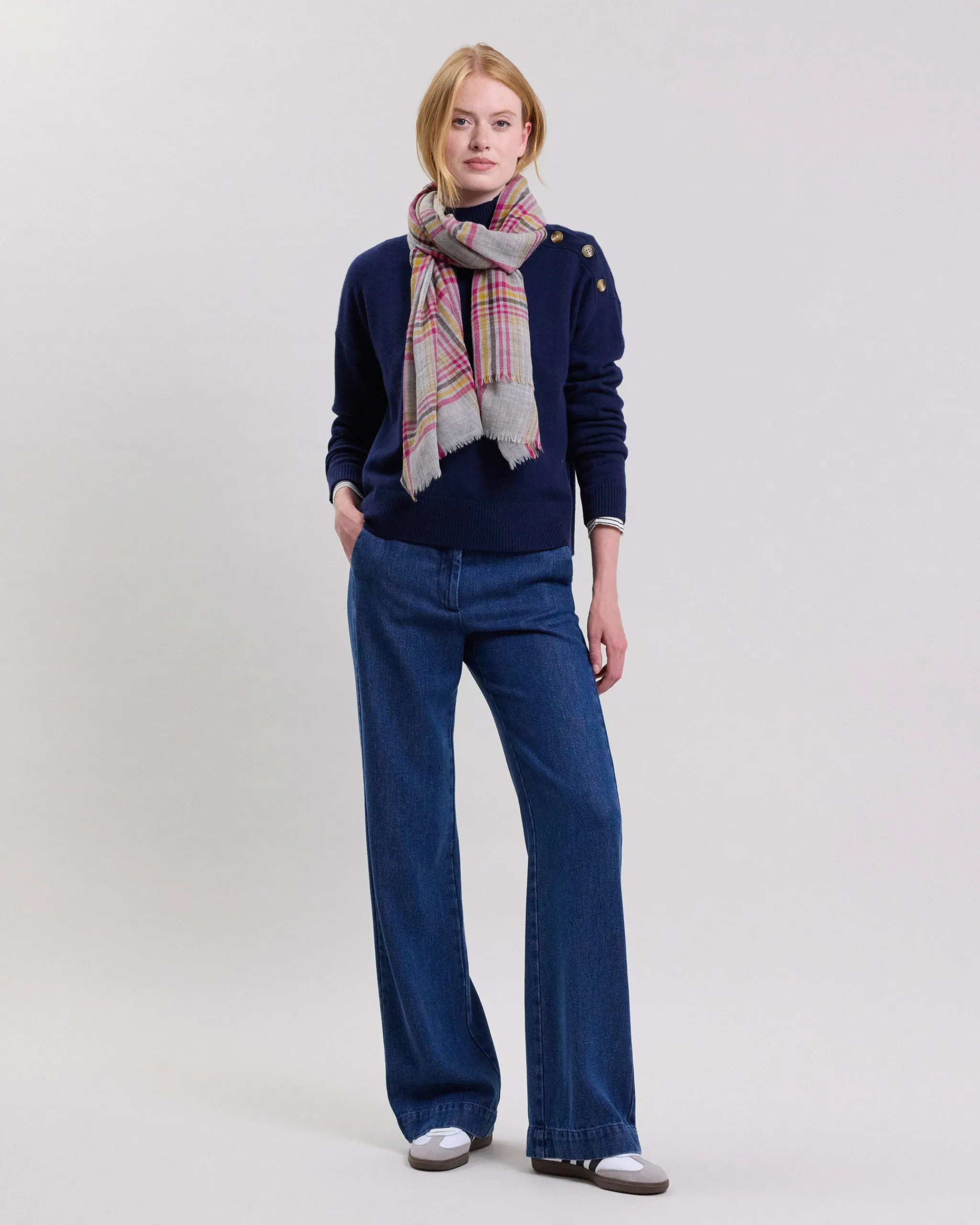 plaid_scarf_1.webp Plaid Scarf<Hartford Outlet
