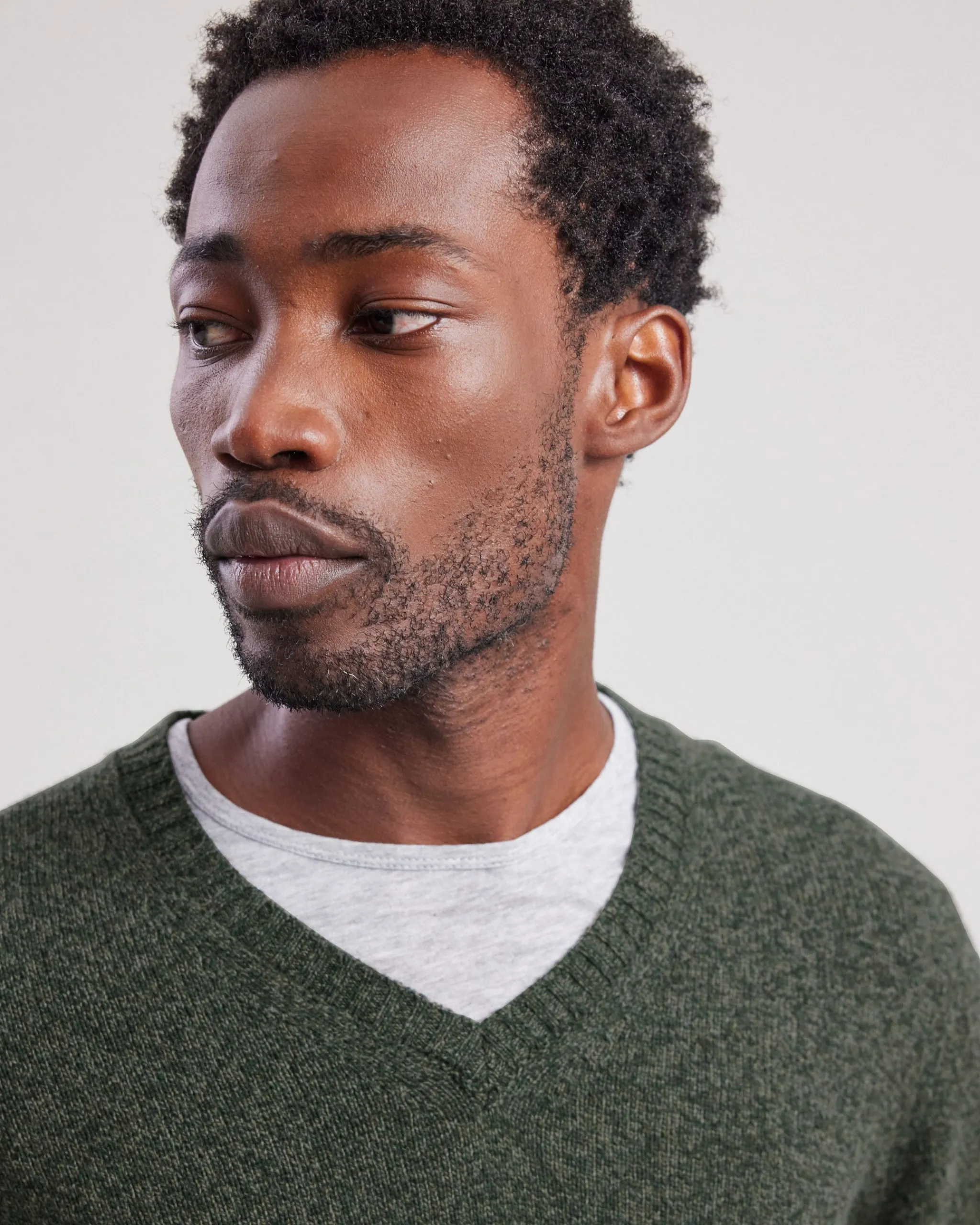 vee_sweater_1-2.webp Vee Sweater<Hartford Cheap