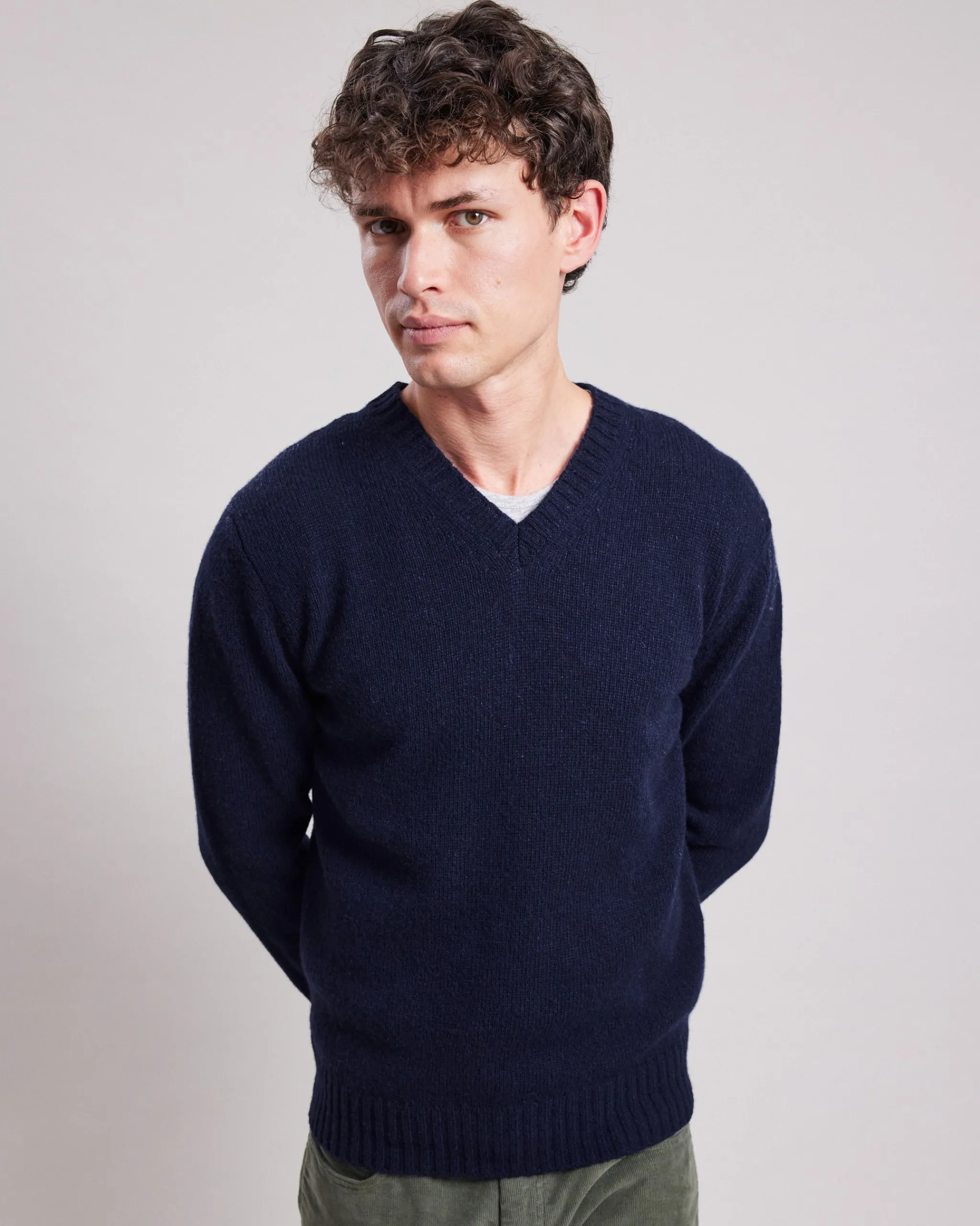 vee_sweater_2-1.webp Vee Sweater<Hartford Discount