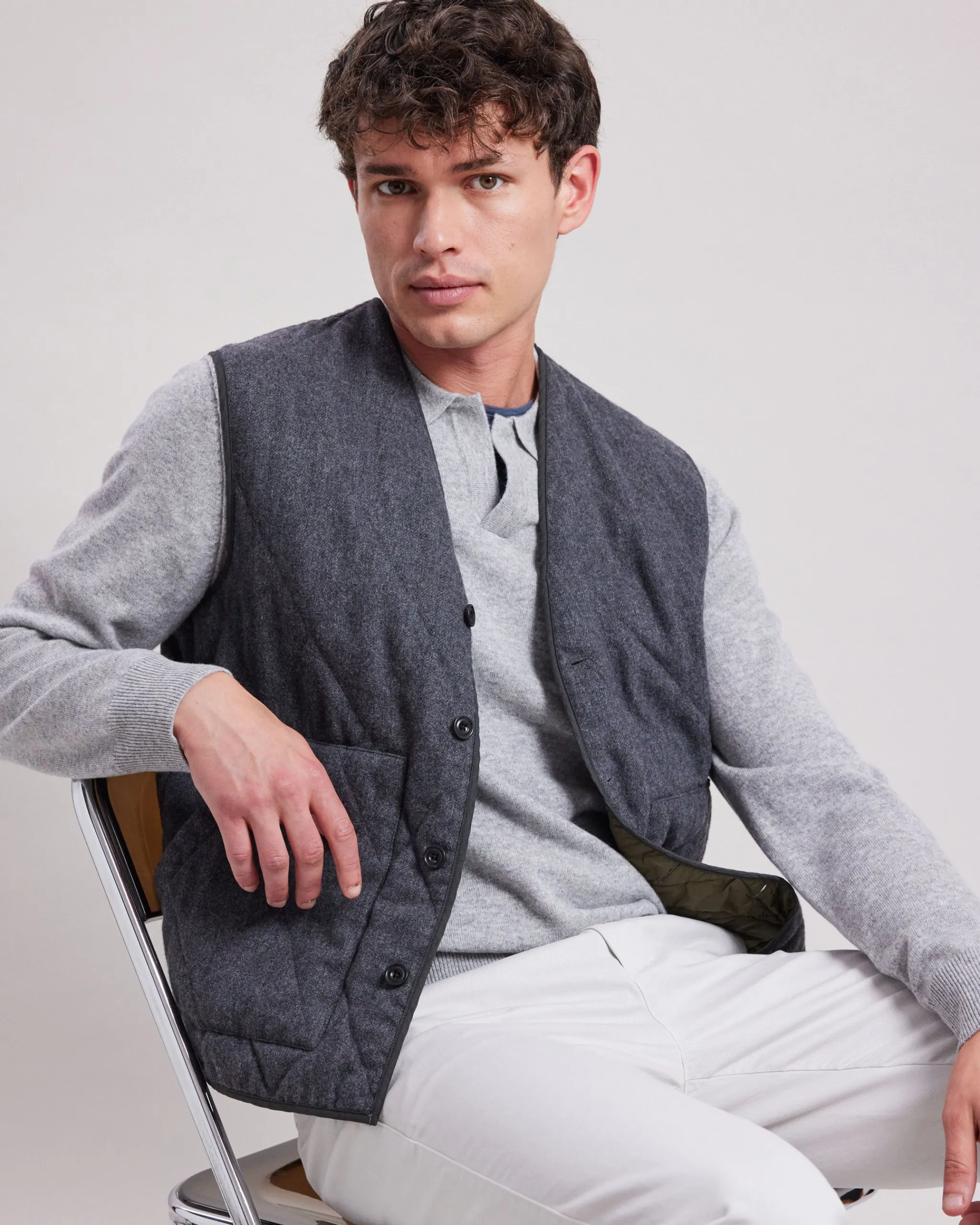 vince_vest_0-3.webp Vince Vest<Hartford Outlet