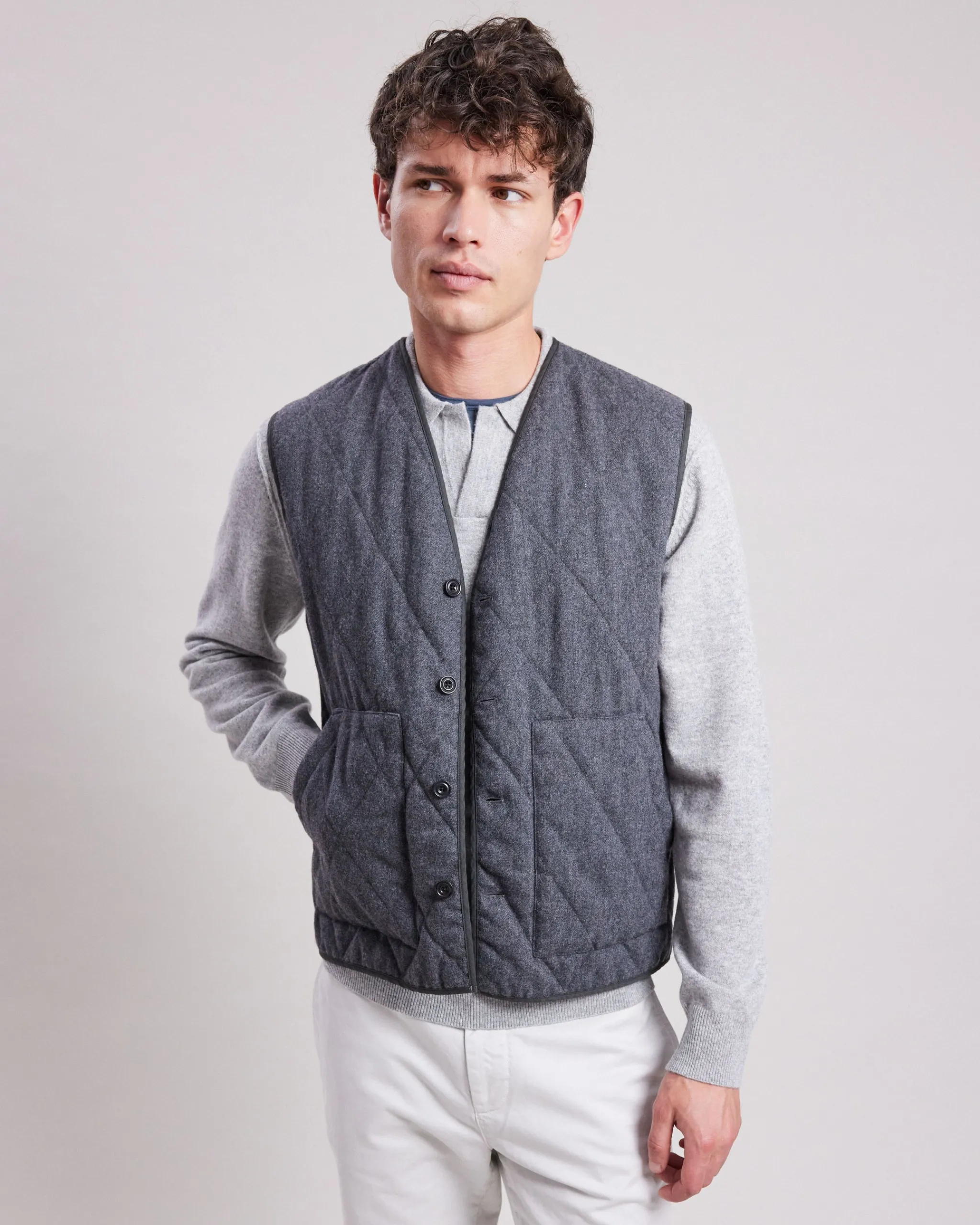 vince_vest_1-3.webp Vince Vest<Hartford Outlet